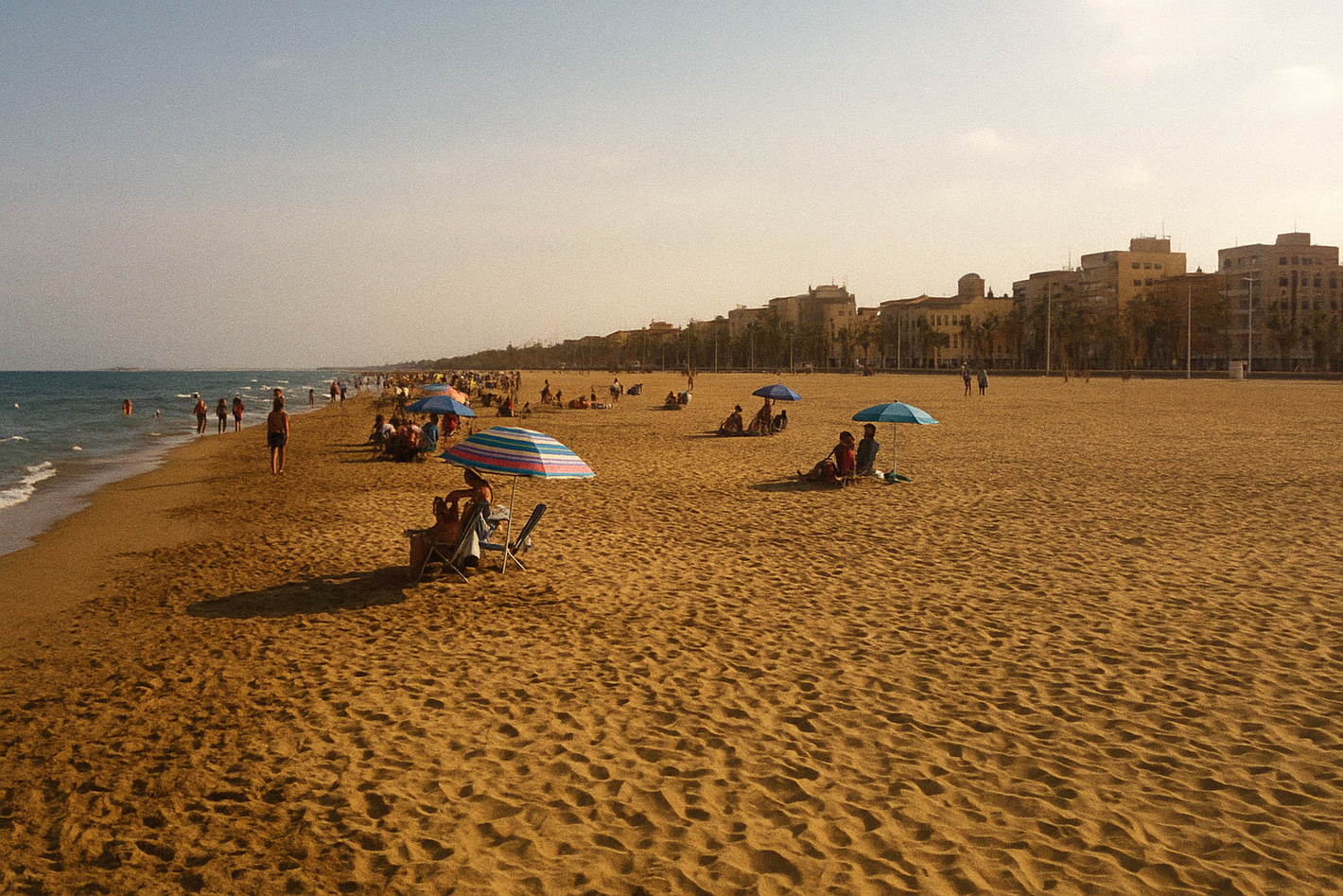 una foto que lo hayan hecho con un movil de mala calidad en la playa de valencia